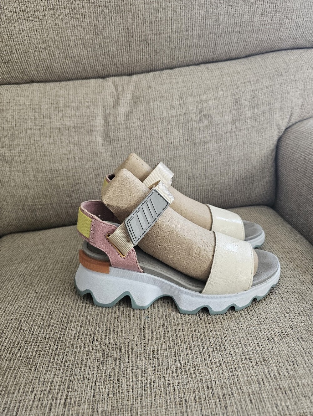 Sorel Women's Kinetic Sandals Size 6 - Picture 4 of 7